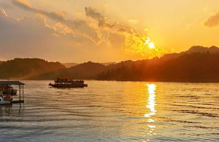 Ůл�����ͽ�ţ���кϵ�����,��ţ���İ�������