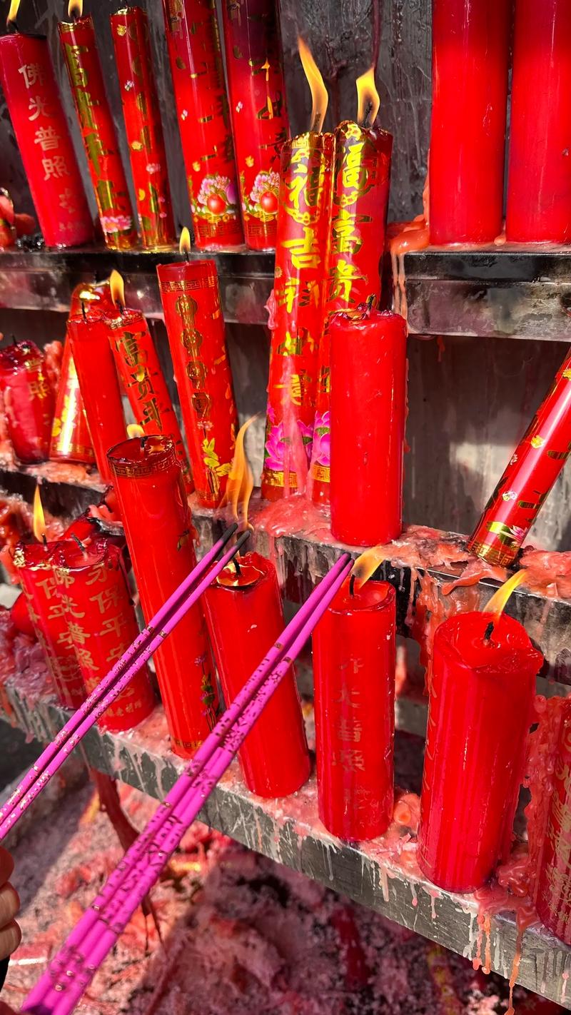 ��ɳ���̴��ֱʰ�Ů��׷�ǣ��������մ����Ʊ