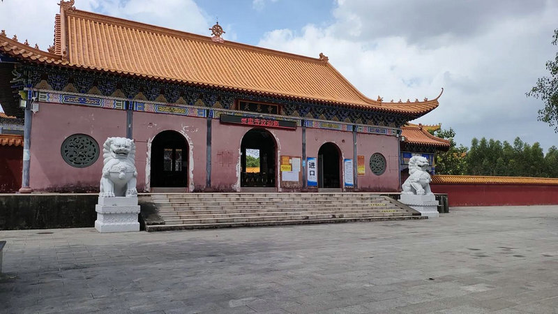 ��լ����ɽ��Զ����