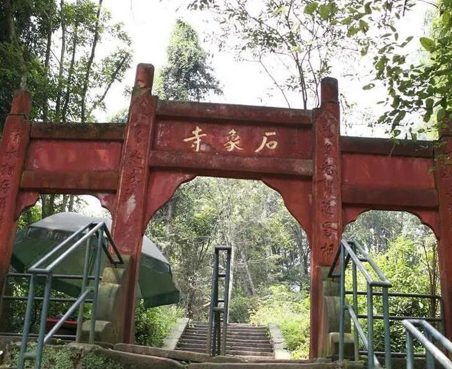 ��լ����Ů����