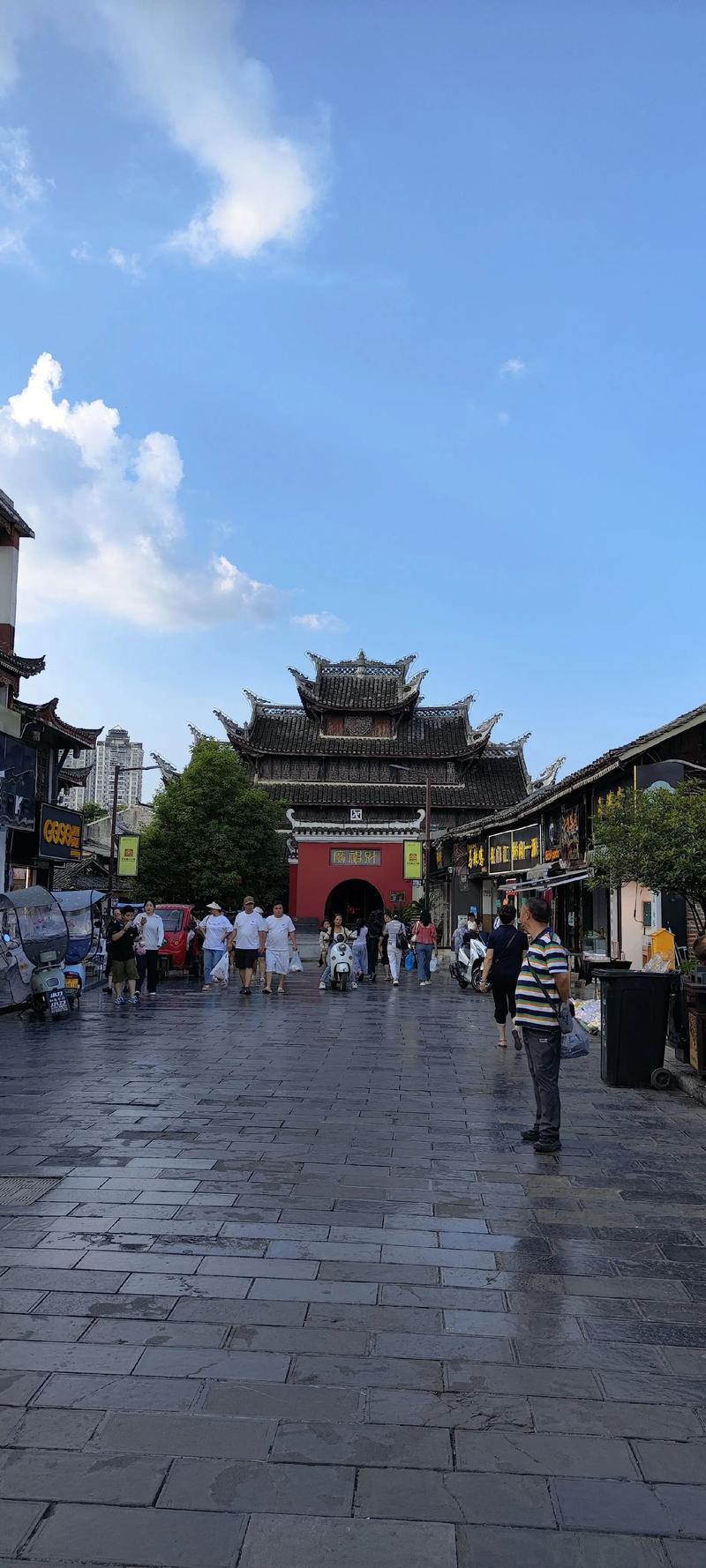 演员金山和金焰的关系 演员金山和金焰的关系