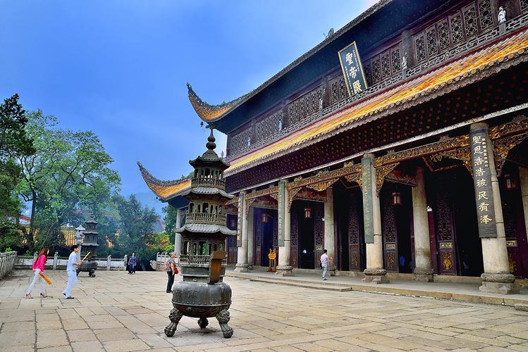 屋里看风水禁忌什么东西(家居房屋的风水禁忌)