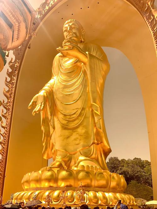 ��լ���ǽ�Ѩ����