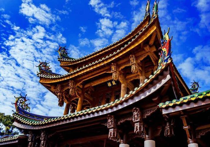 ���и���Ů������